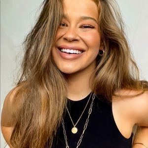 Meet your Posher, Avery